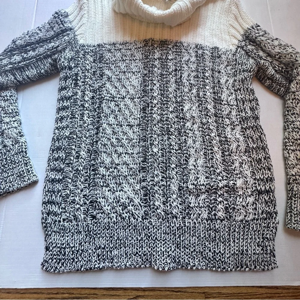 Workshop Republic clothing women’s size medium‎ turtleneck sweater